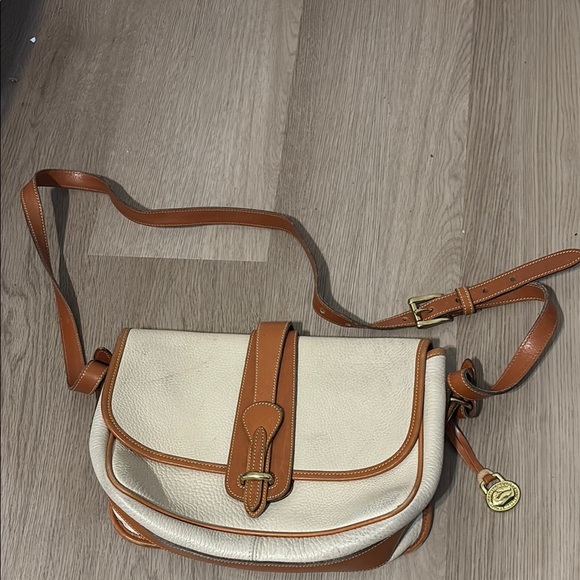 Dooney & Bourke Handbags - Dooney and Bourke purse